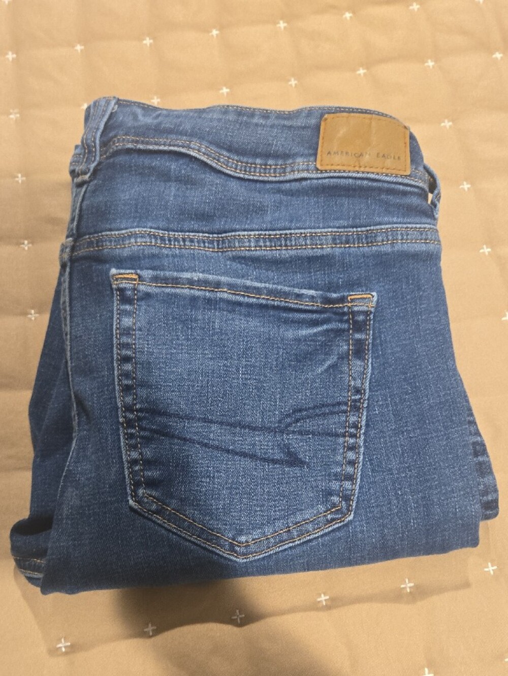 American Eagle Kickboot Jeans, Size 8 Long. Medium Wash.